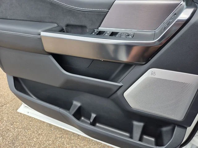 New 2026 Star White Metallic Tri-Coat Ford Platinum® image 39