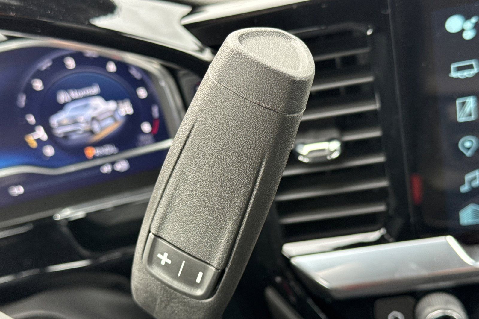 2025 Chevrolet Silverado 1500 LT - Photo 20