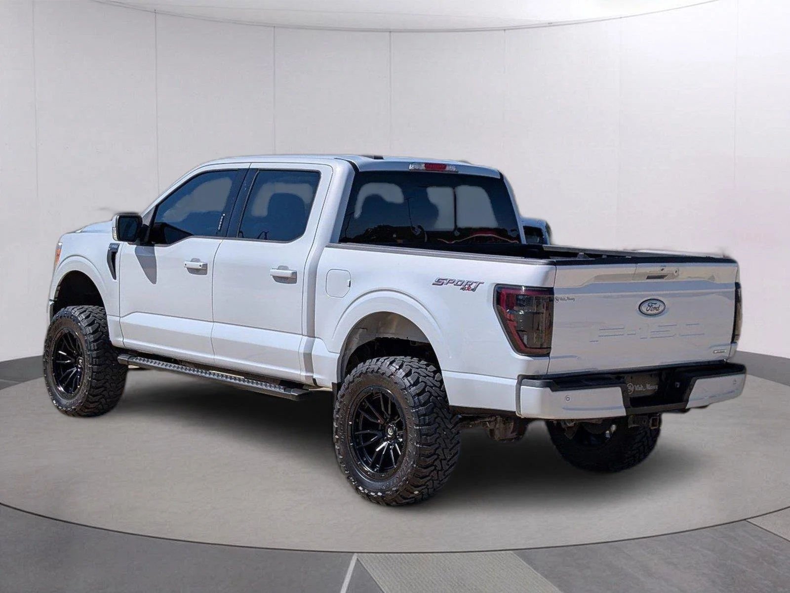 Used 2021 Space White Ford XLT image 3