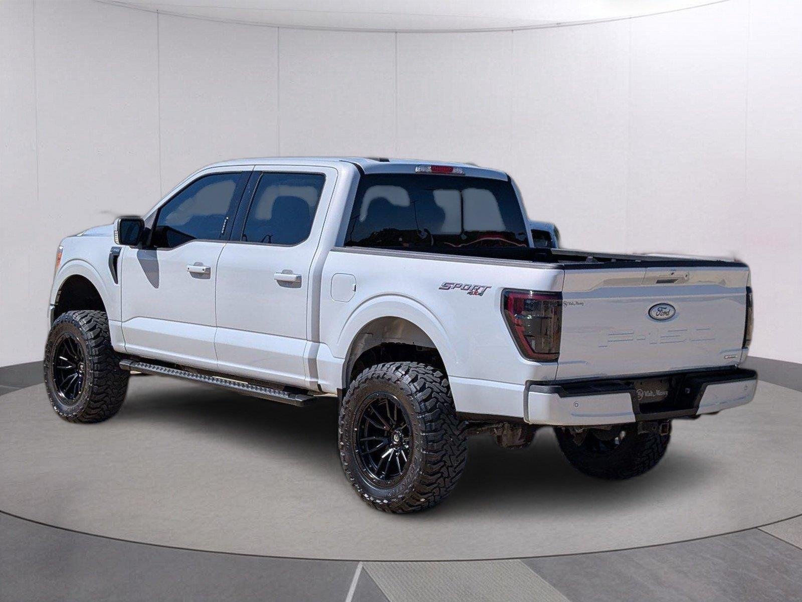Used 2021 Space White Ford XLT image 3