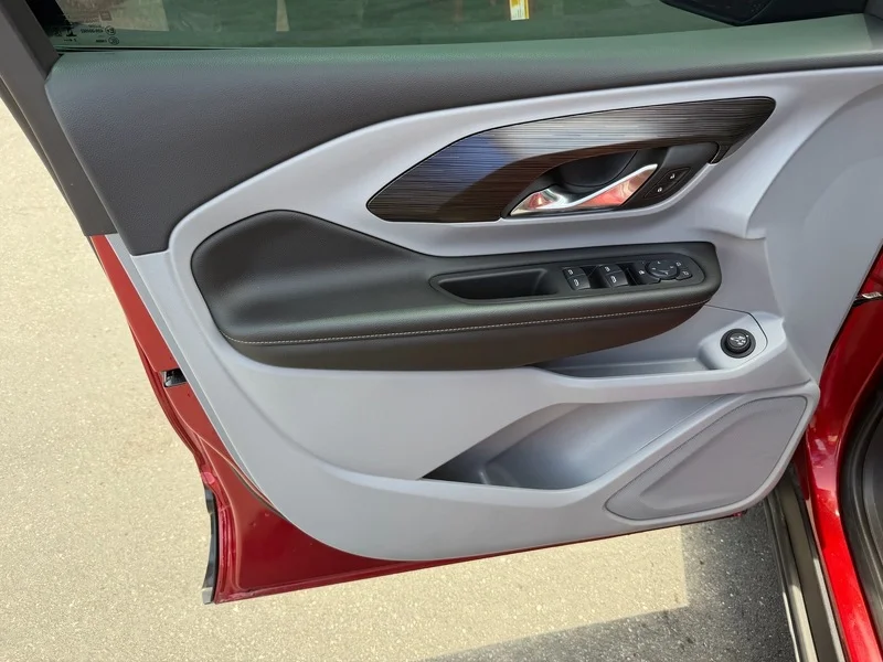 Used 2024 Volcanic Red Tintcoat GMC SLE image 13