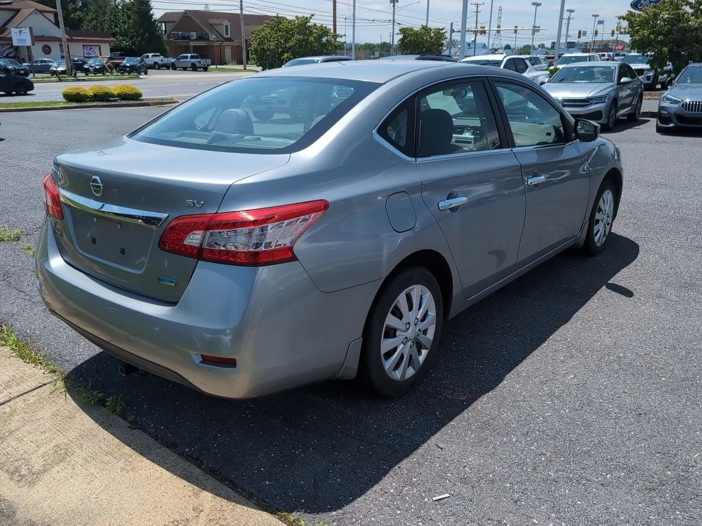 Used 2013 Gray Nissan SV image 5