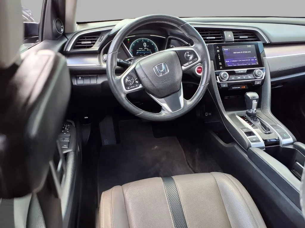 Used 2017  Honda EX-L image 4