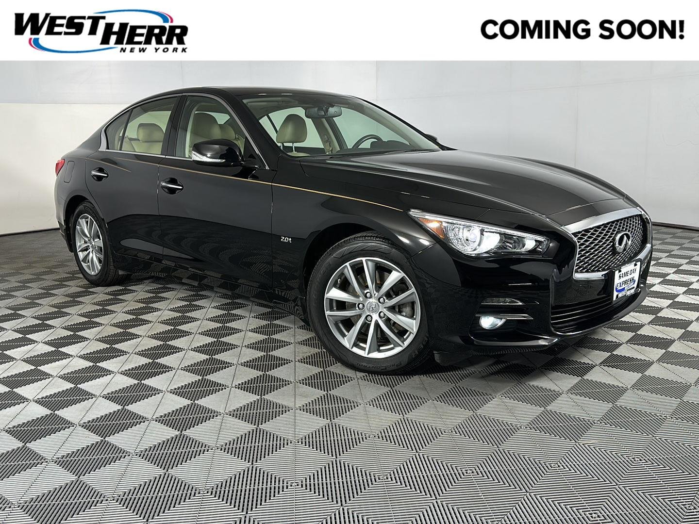 Used 2017 Black Obsidian INFINITI 2.0t Premium image 1