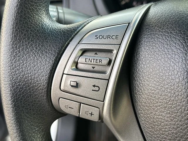 Used 2013 Silver Nissan 2.5 S image 27