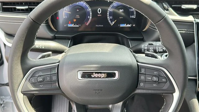2025 Jeep Grand Cherokee L Laredo - Photo 13