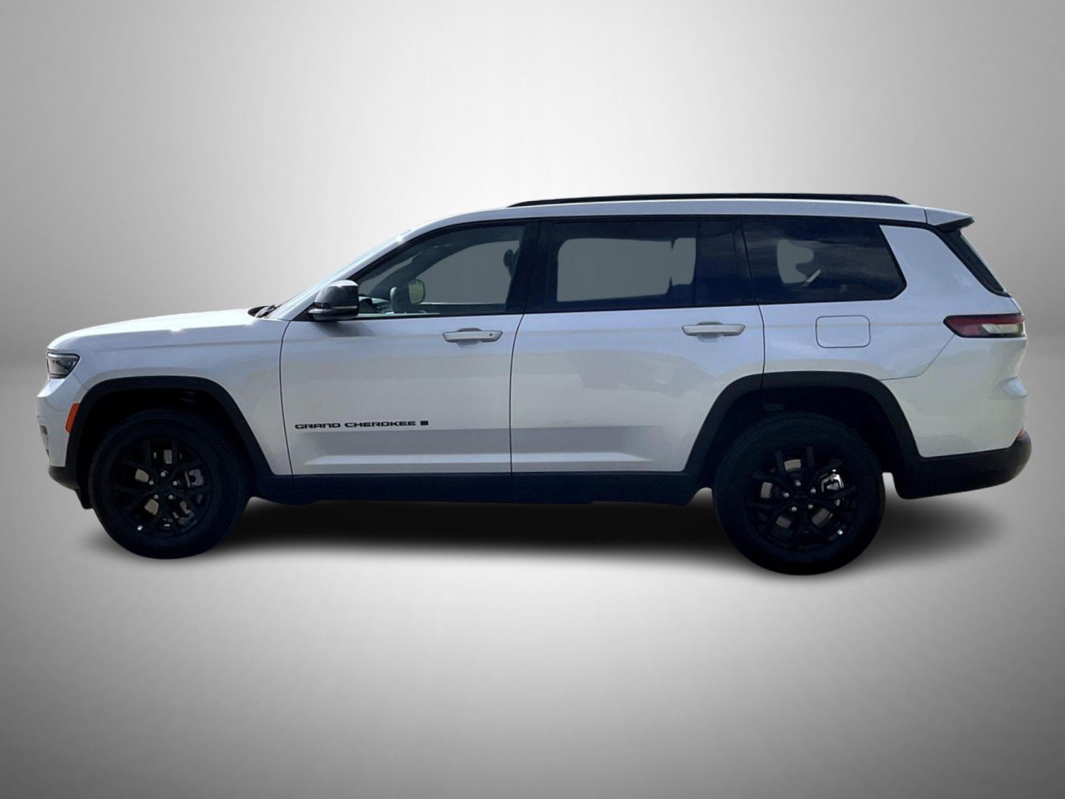 Used 2025 Silver Jeep Altitude X image 8