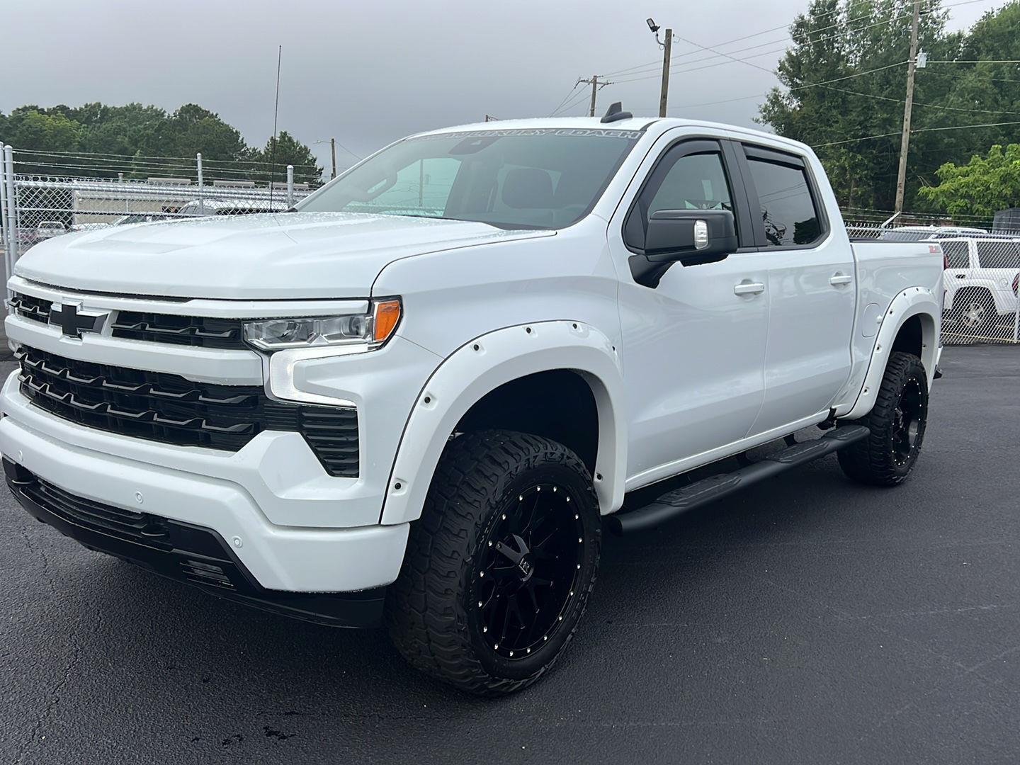 New 2026 Summit White Chevrolet RST image 25