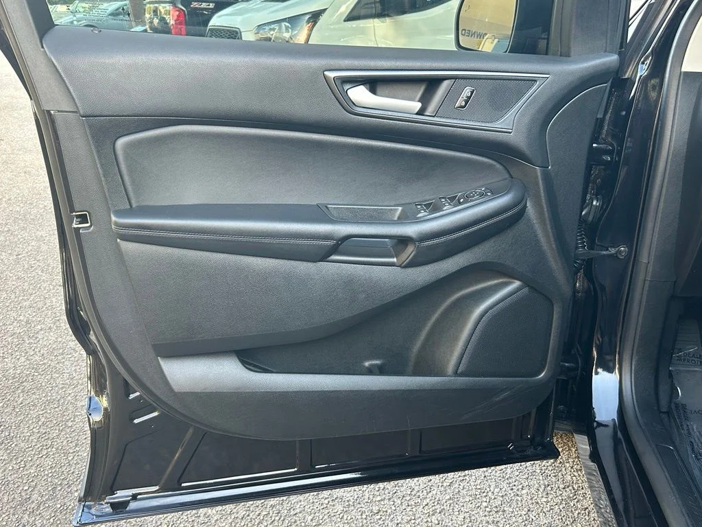 Certified Used 2024 Black Metallic Ford SE image 34