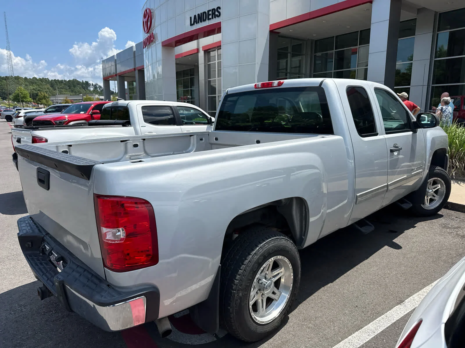 Used 2013 Silver Ice Metallic Chevrolet LT image 3