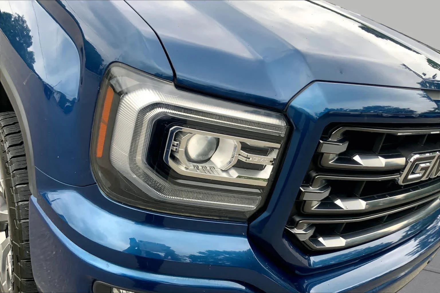 Certified Used 2017 Stone Blue Metallic GMC SLT image 27