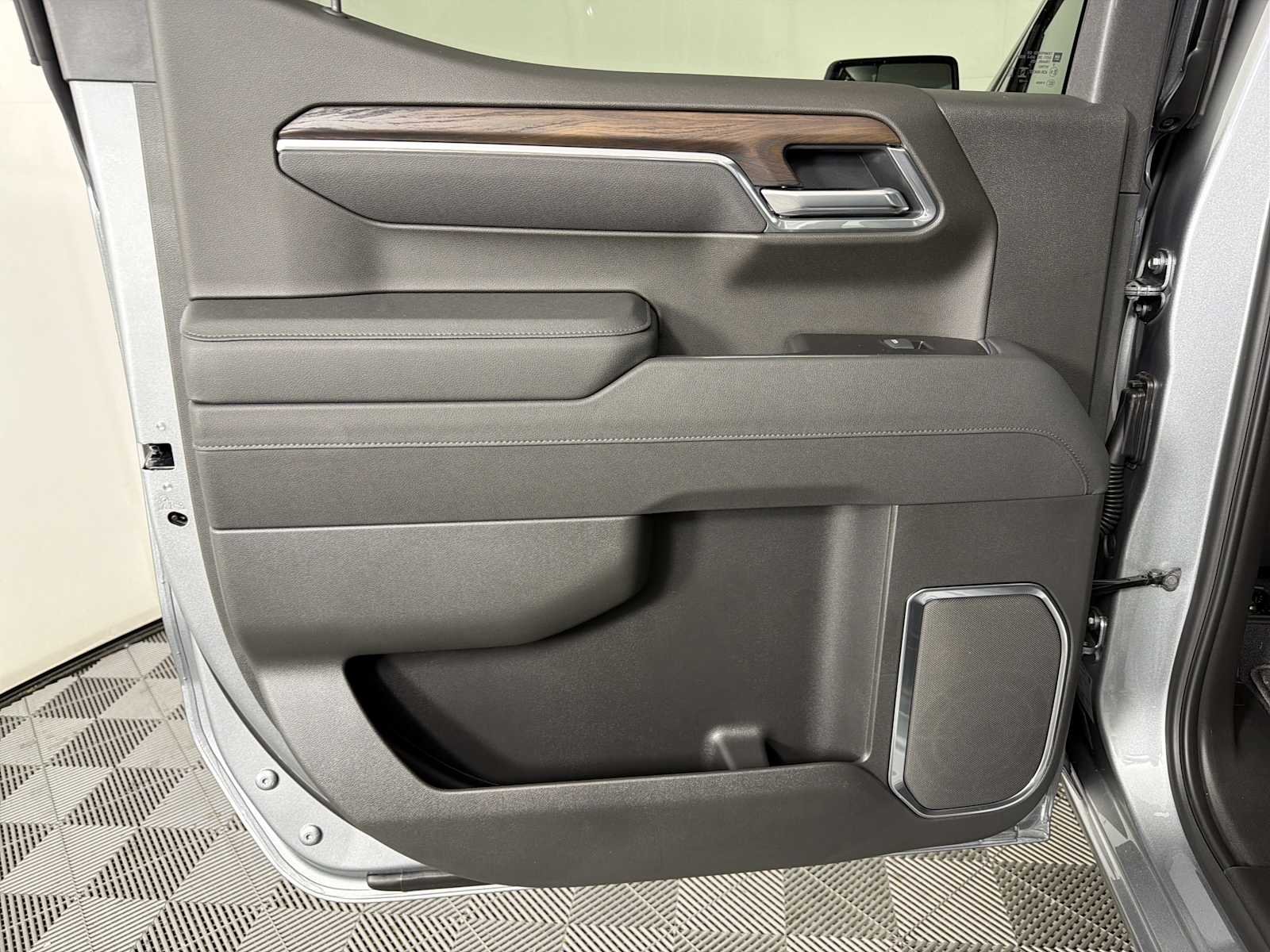 2026 GMC Sierra 1500 SLT - Photo 19
