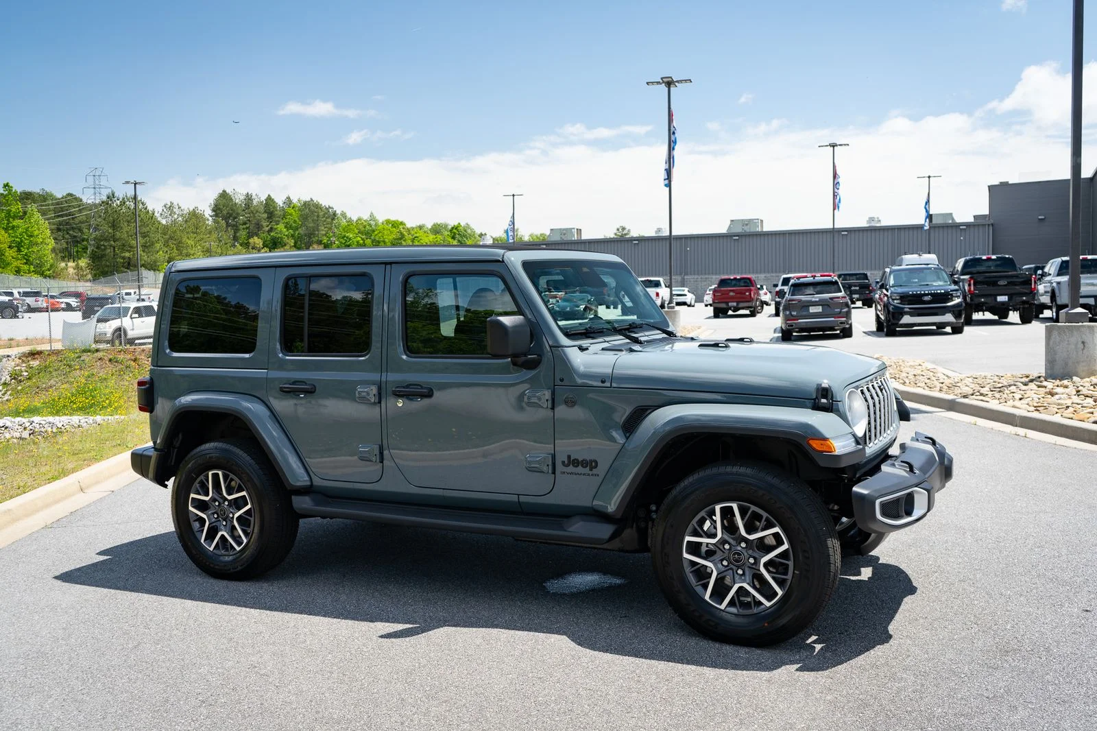 New 2026 Anvil Clear-Coat Exterior Paint Jeep Sahara image 12