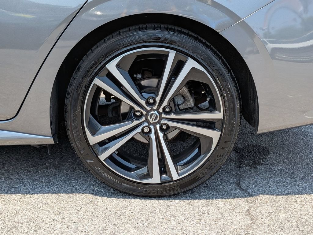 Used 2021 Gray Nissan SR image 25