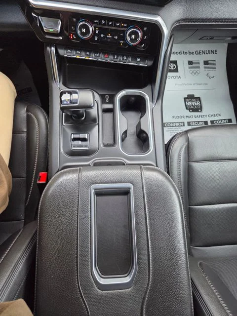 Used 2022 Onyx Black GMC Denali image 26