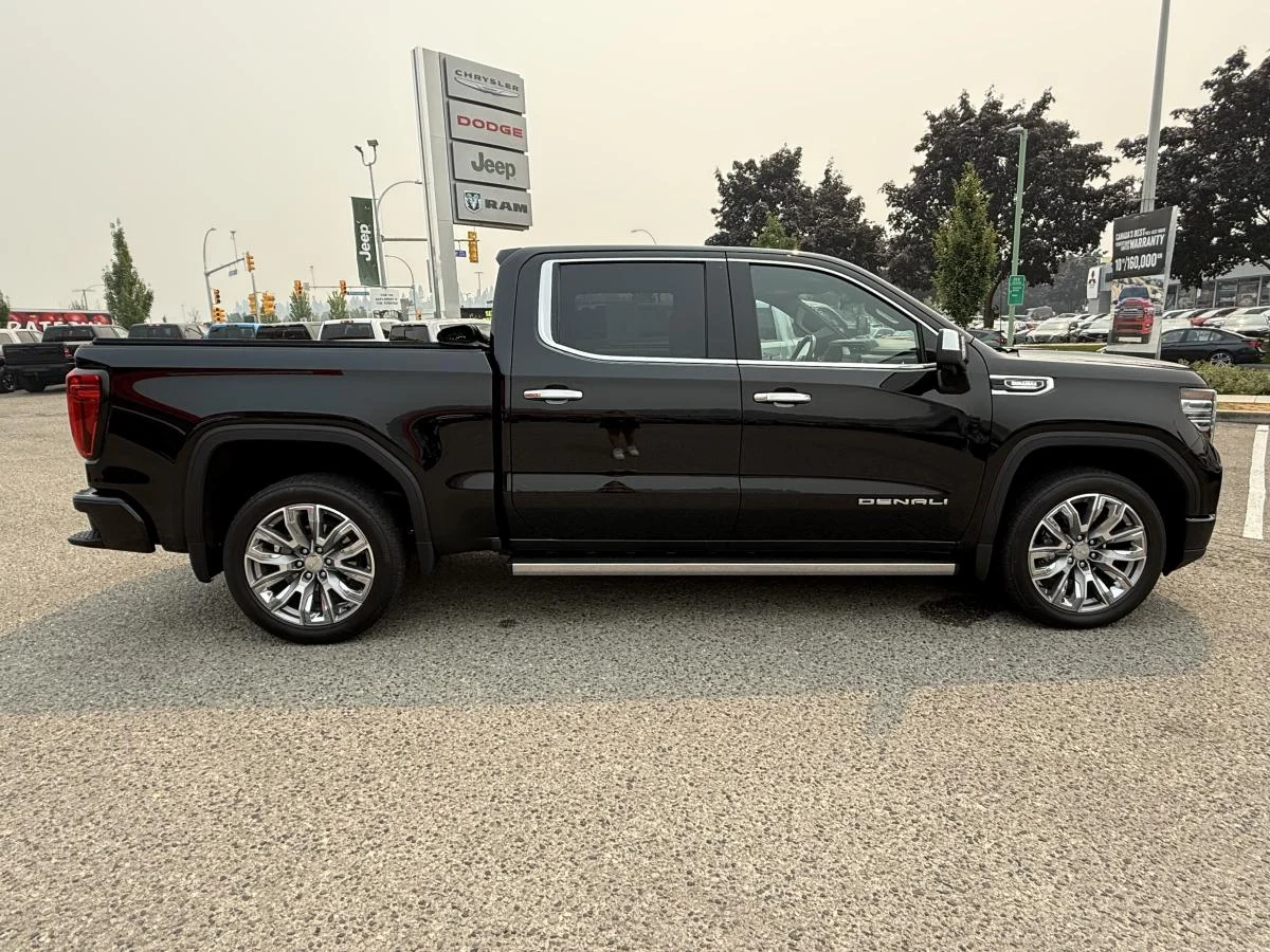 Used 2025 Black GMC Denali image 8