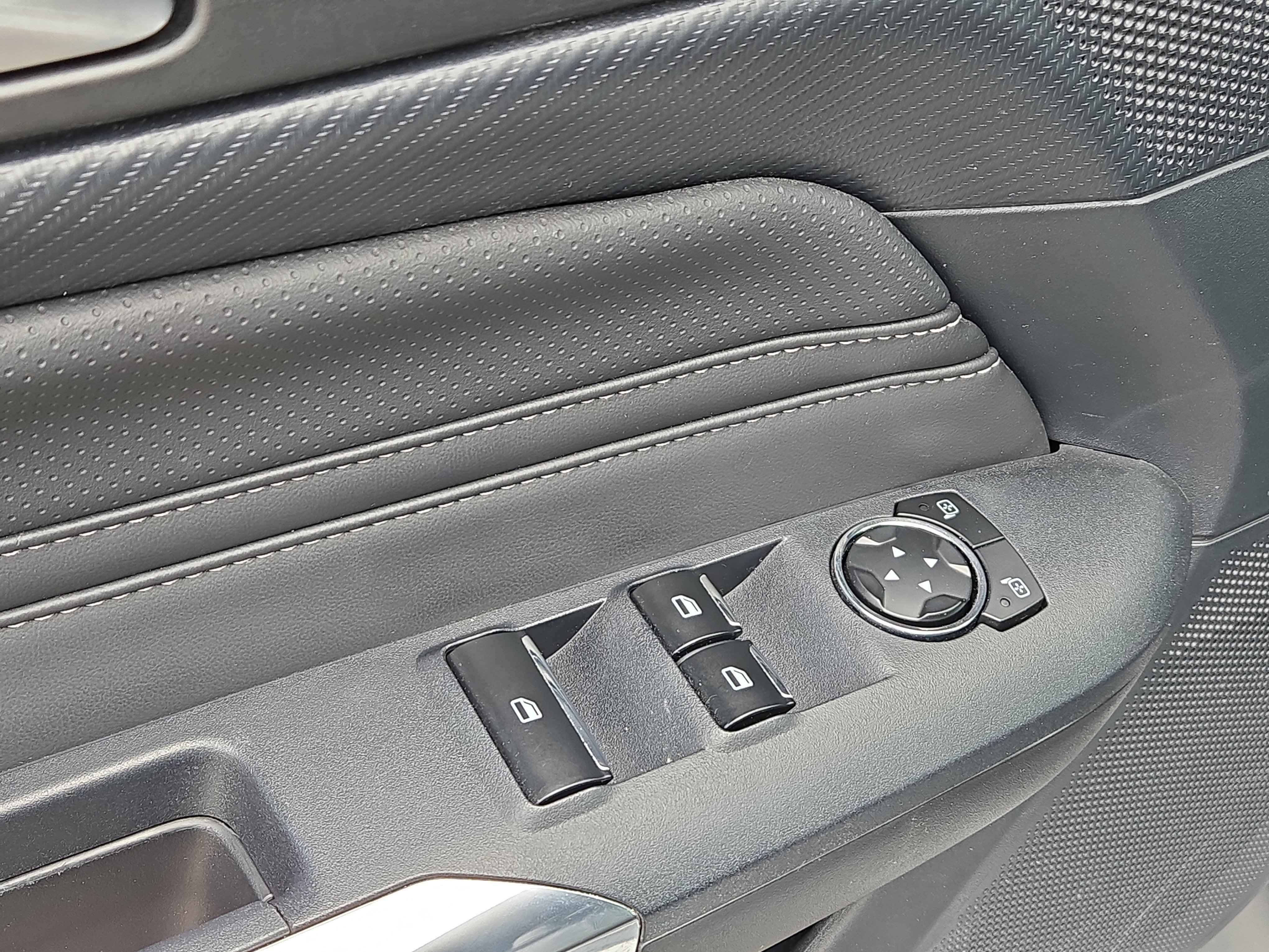 2024 Ford Mustang EcoBoost - Photo 12