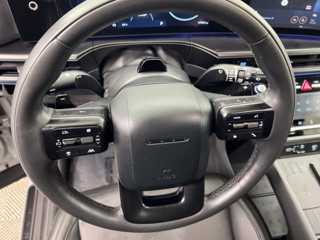 Used 2025 Silver Hyundai Calligraphy image 21
