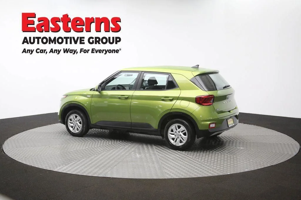 Used 2022 Green Hyundai SE image 64