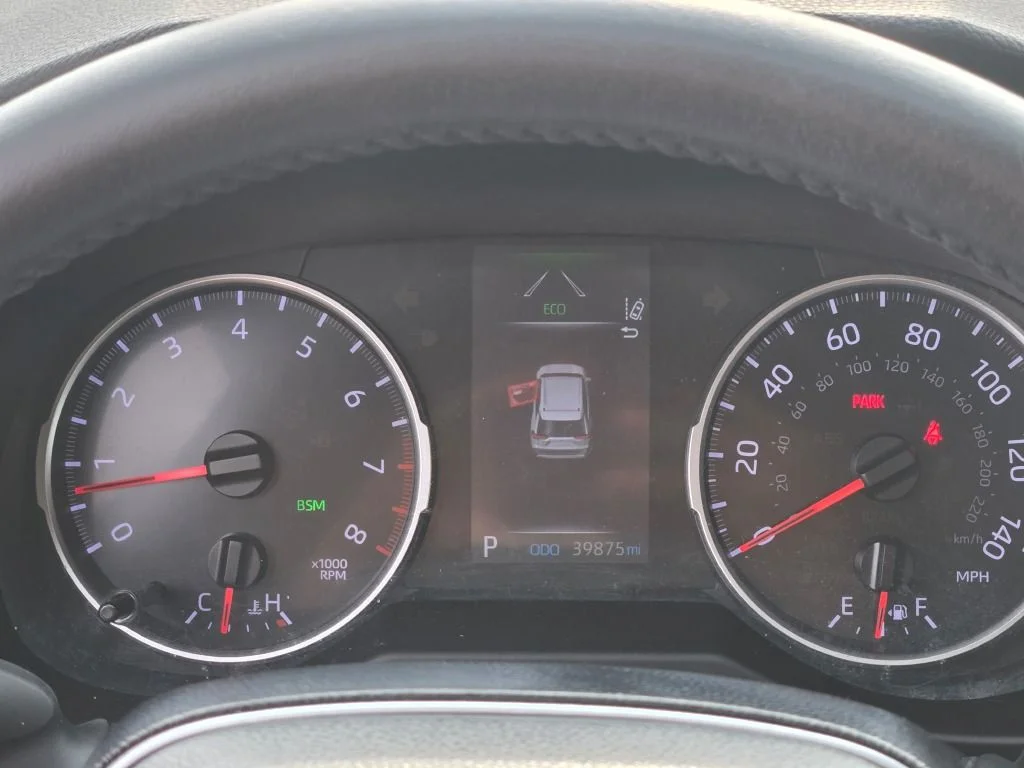 Used 2020 Black Toyota XLE image 33