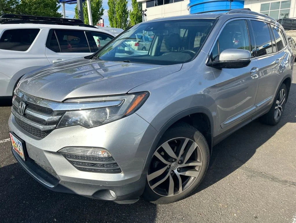 2017 Honda Pilot 4WD Elite's photo