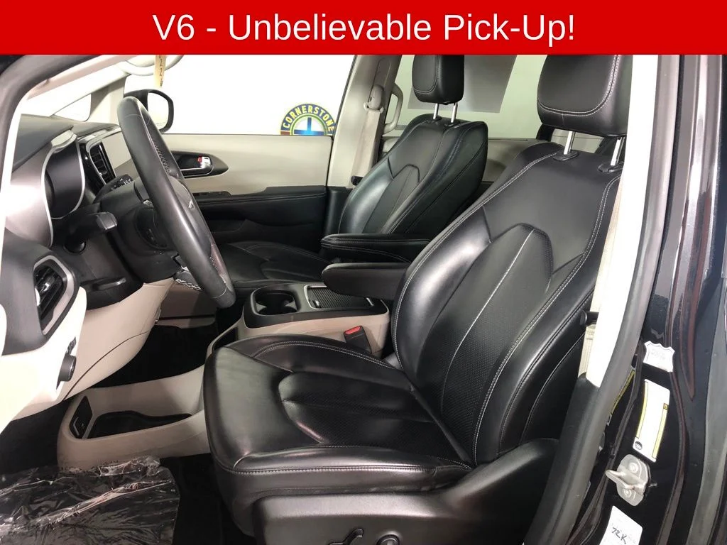 Used 2023 Black Chrysler Touring L image 11
