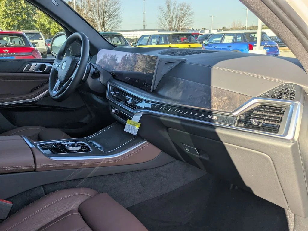 New 2026 White BMW sDrive40i image 27