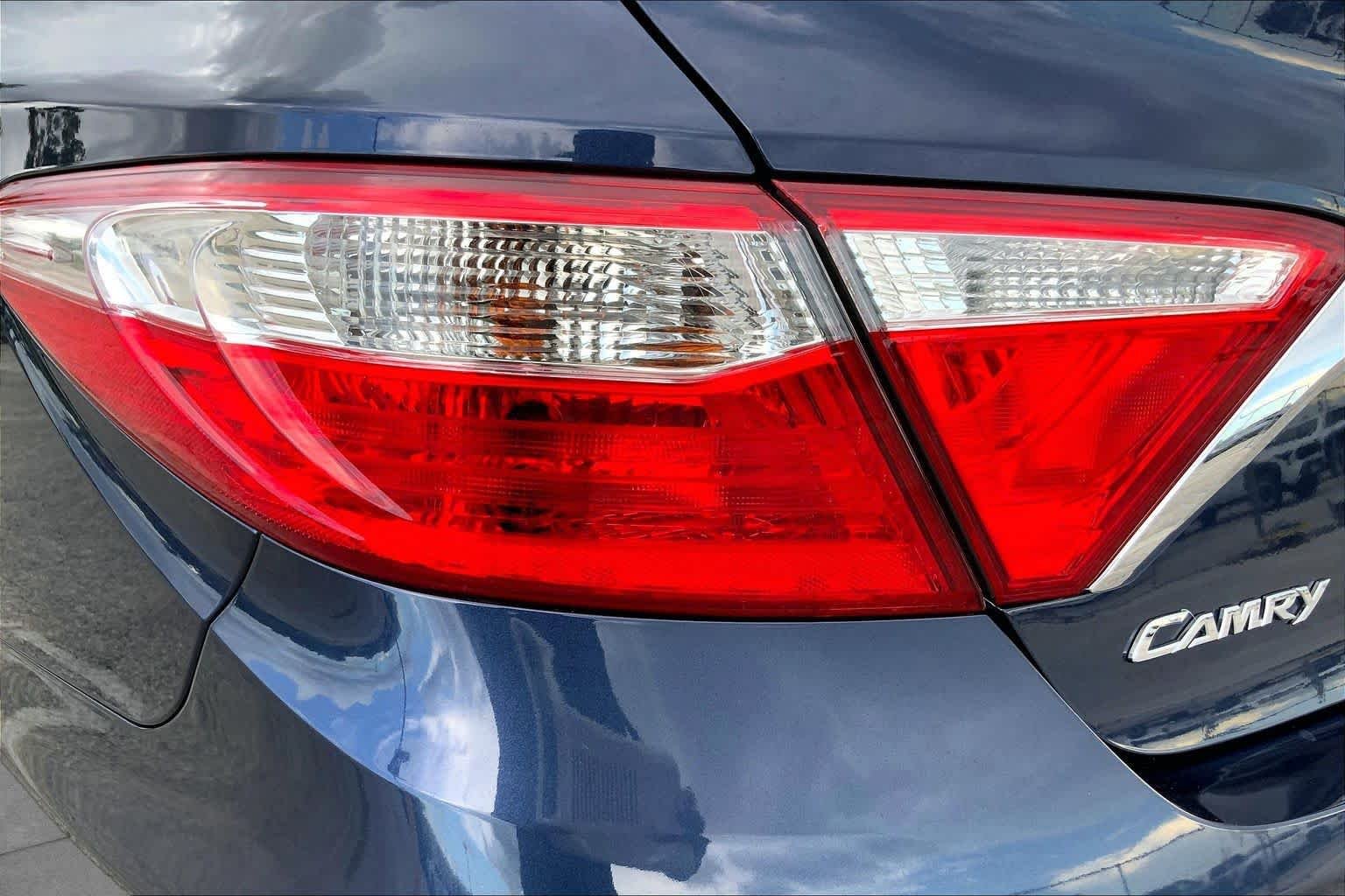 Used 2015 Parisian Night Pearl Toyota LE image 28