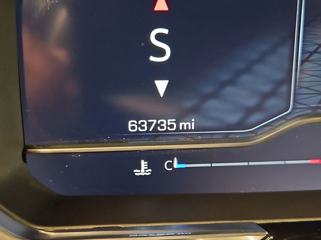 Used 2023 Summit White GMC Elevation image 22