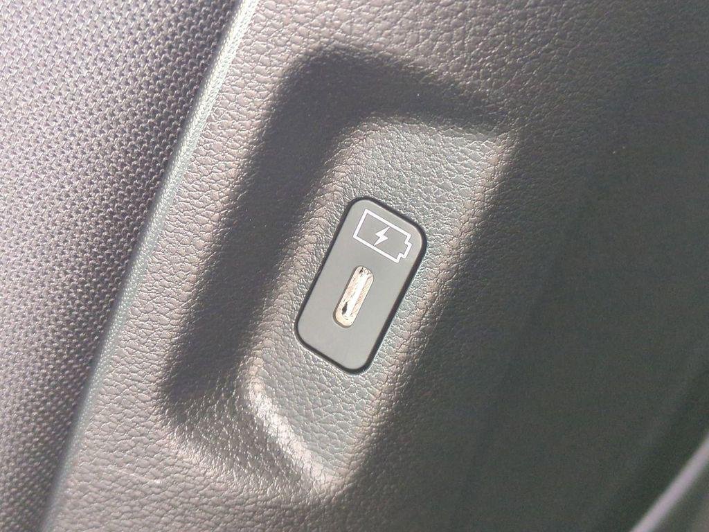2026 Hyundai Santa Fe SE - Photo 18