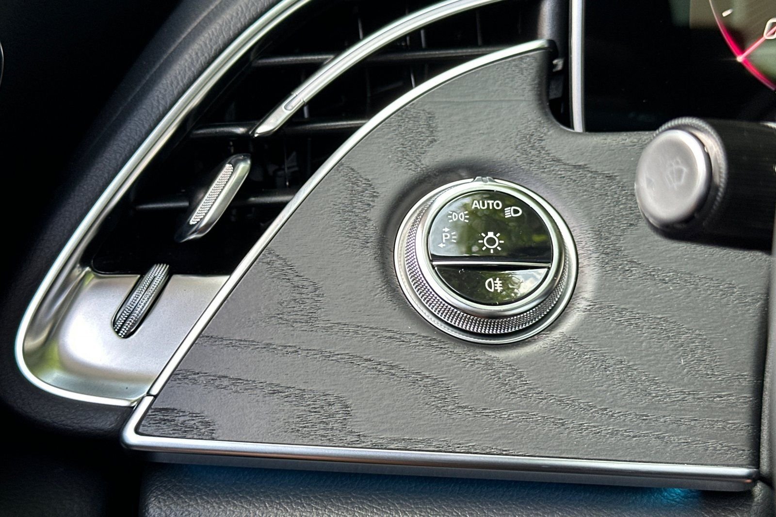 2026 Mercedes-Benz E-Class E350 - Photo 30
