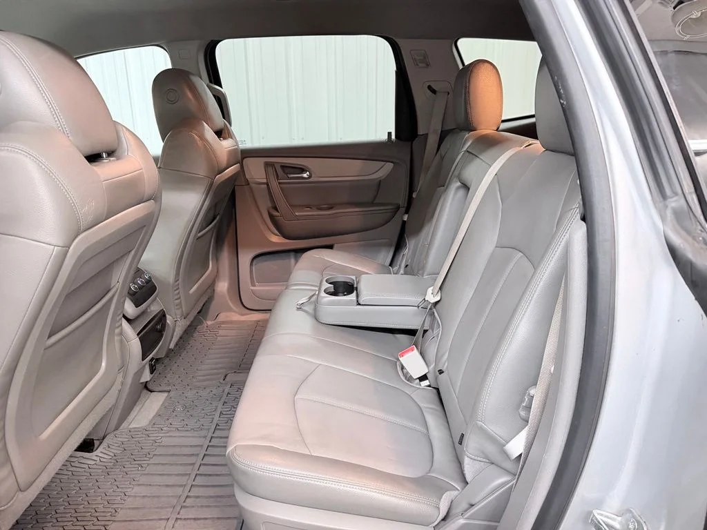 Used 2014 Silver Chevrolet LT image 27