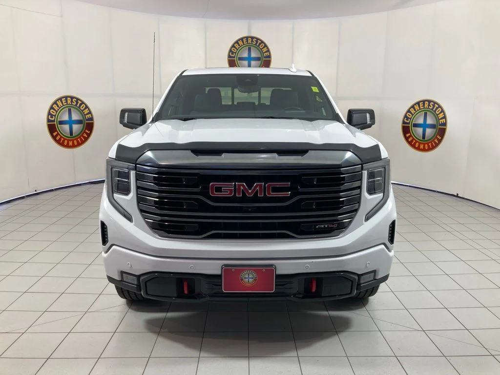 Used 2024 White GMC AT4 image 22