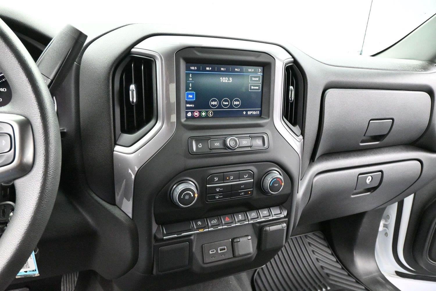 Used 2022 Summit White Chevrolet Custom image 18