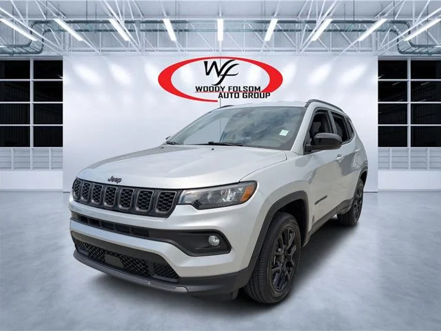 New 2026 Silver Zynith Metallic Clear-Coat Exterior Paint Jeep Latitude image 7