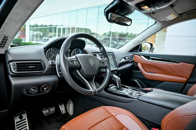 Used 2022 GRAY Maserati Modena image 17