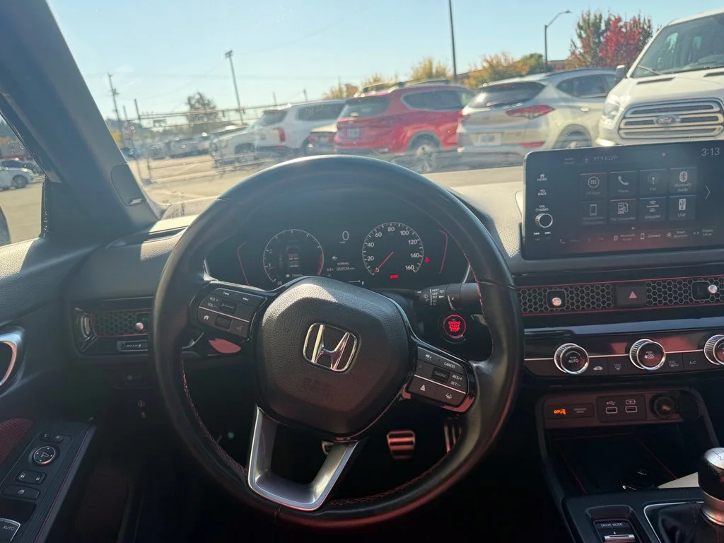 Used 2024  Honda Base image 18