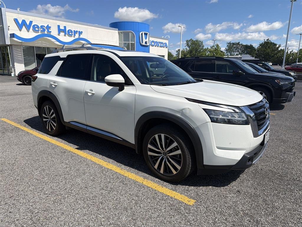 Used 2022 Pearl White Tricoat Nissan Platinum image 1
