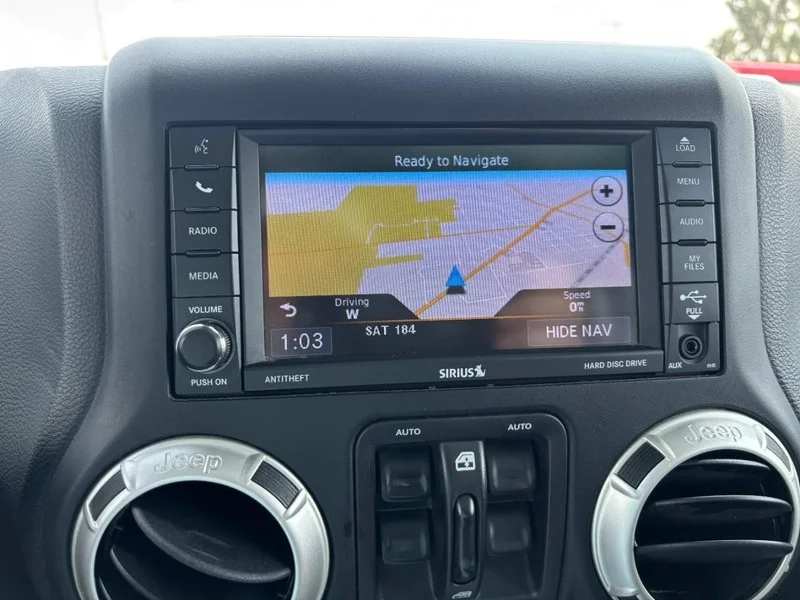 Used 2018 Chief Jeep Sahara image 19