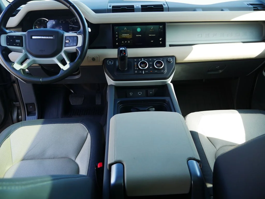 Used 2023  Land Rover X-Dynamic SE image 27