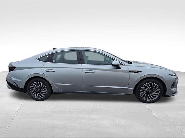 2025 Hyundai Sonata Hybrid SEL - Photo 9