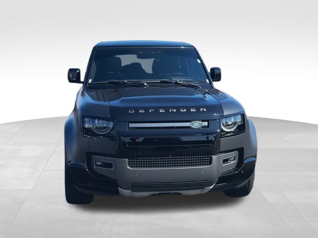 Used 2023 Gray Land Rover V8 image 3