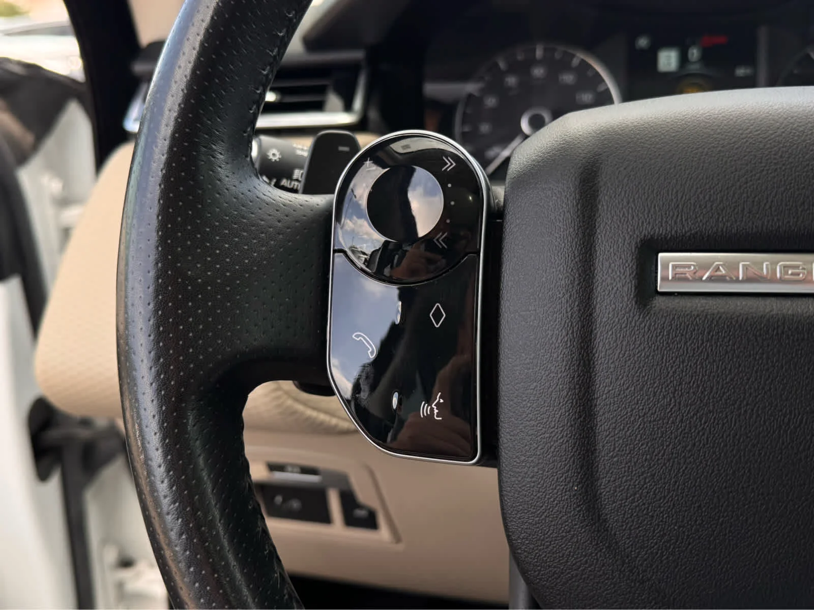Used 2020 Fuji White Land Rover S image 21
