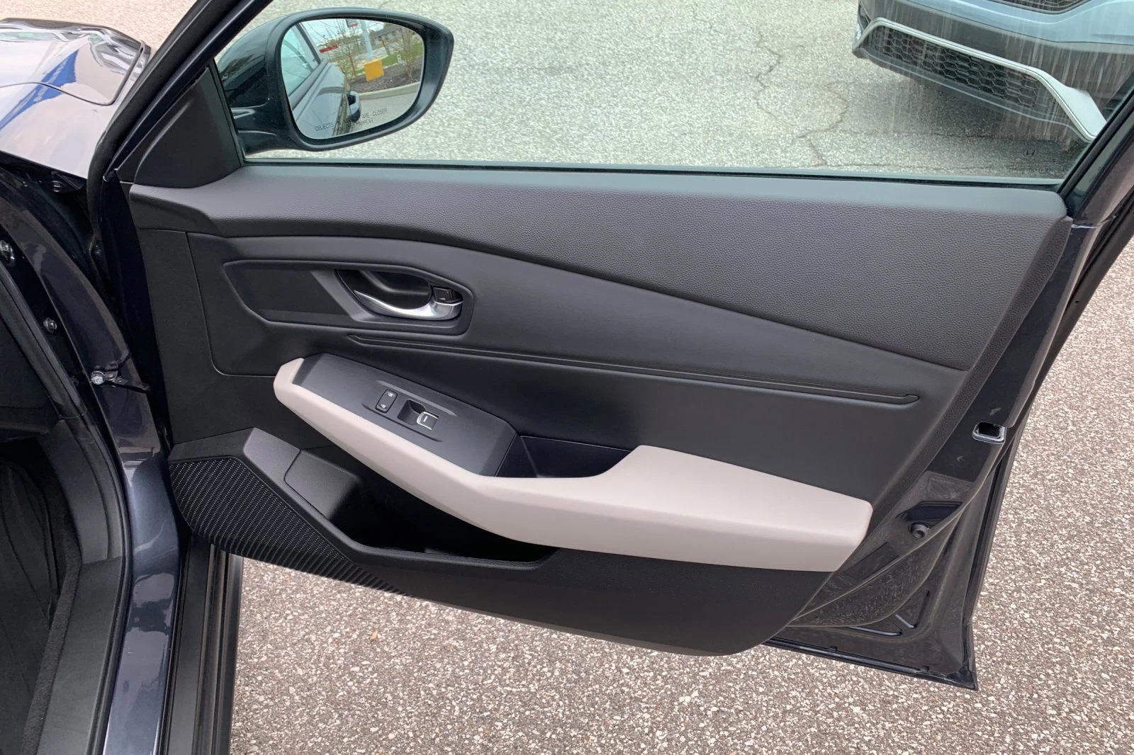 Used 2025 Gray Honda SE image 20