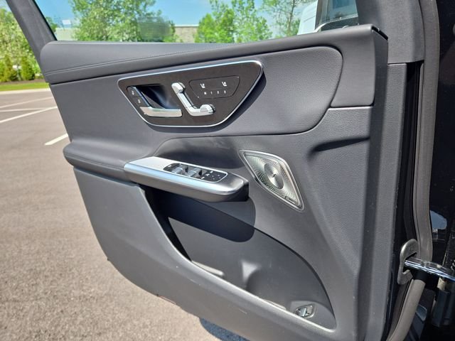 New 2026 Black Mercedes-Benz GLC300 image 20