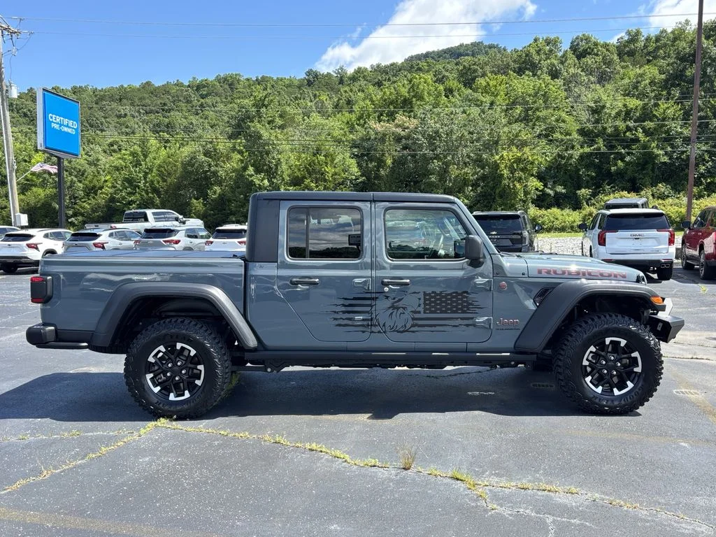 Used 2025 Gray Jeep Rubicon image 5