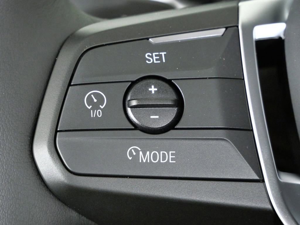 Used 2026 Space Silver Metallic BMW xDrive28i image 41