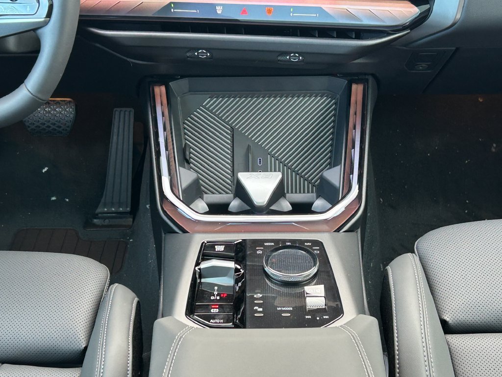 New 2026 Mineral White Metallic BMW 30 xDrive image 27