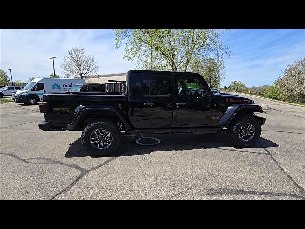 New 2026 Black Clear-Coat Exterior Paint Jeep Mojave X image 8