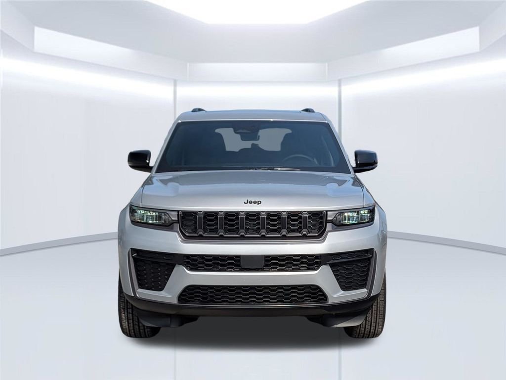 New 2026 Silver Zynith Exterior Paint Jeep Altitude image 10